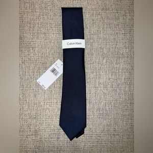 NWT Calvin Klein Men’s Tie Navy Blue MSRP $69.50